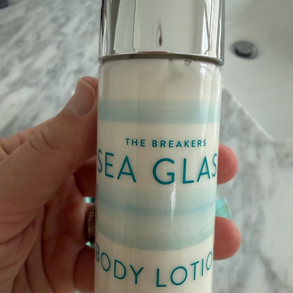 Set - Picture 2 of 3